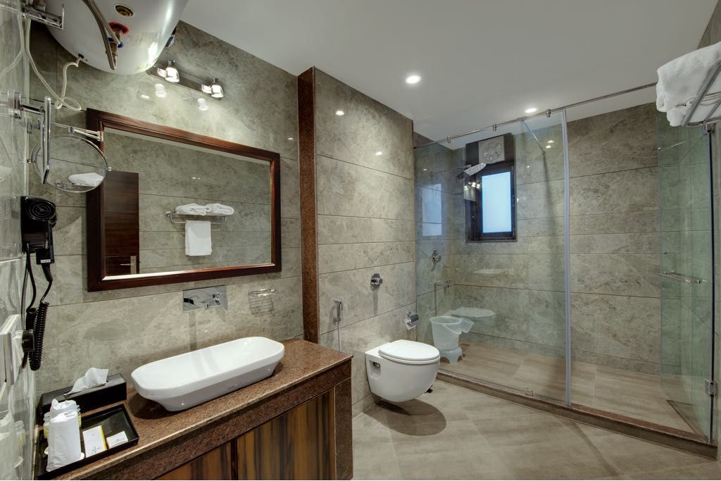 The Twin Tower Hotel Deluxe Room ( Non Valley View) 7