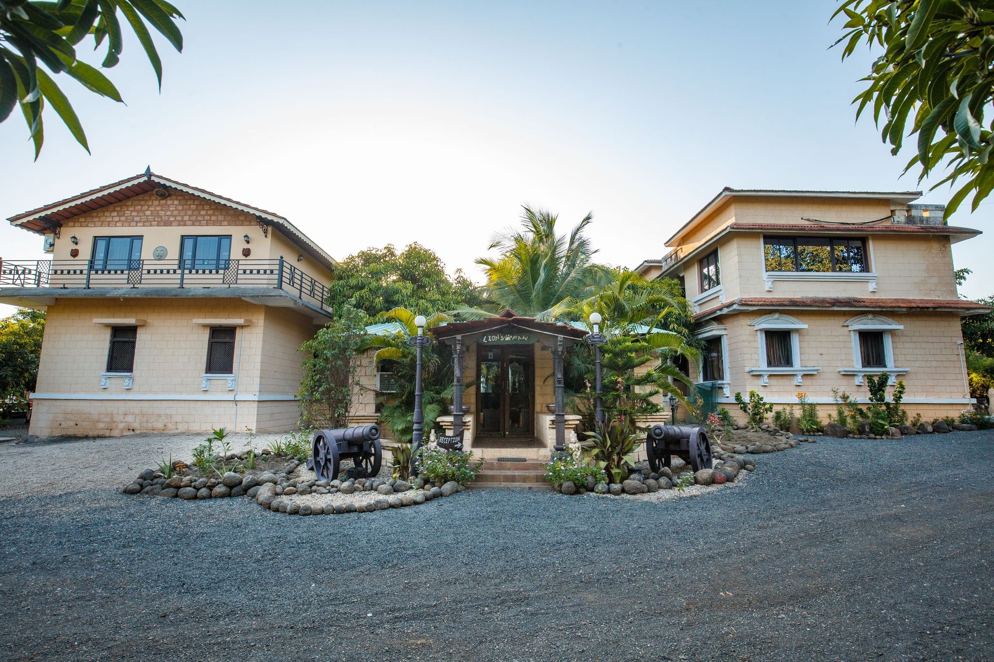 Gir Lions Paw Resort With Swimming Pool