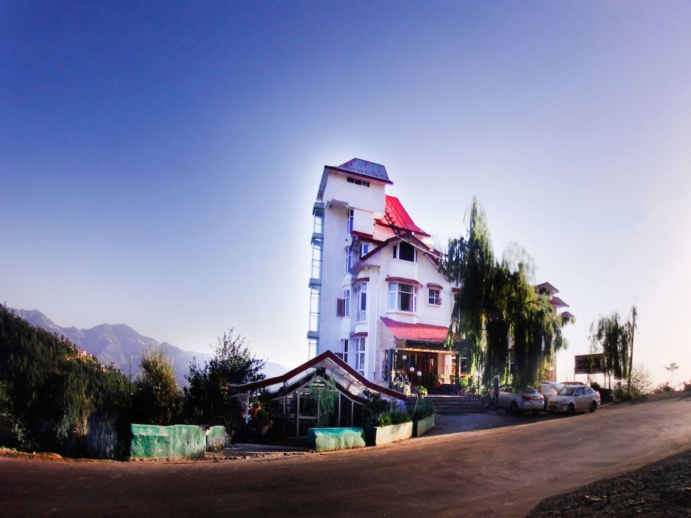 OYO 5490 Golf Links Resort