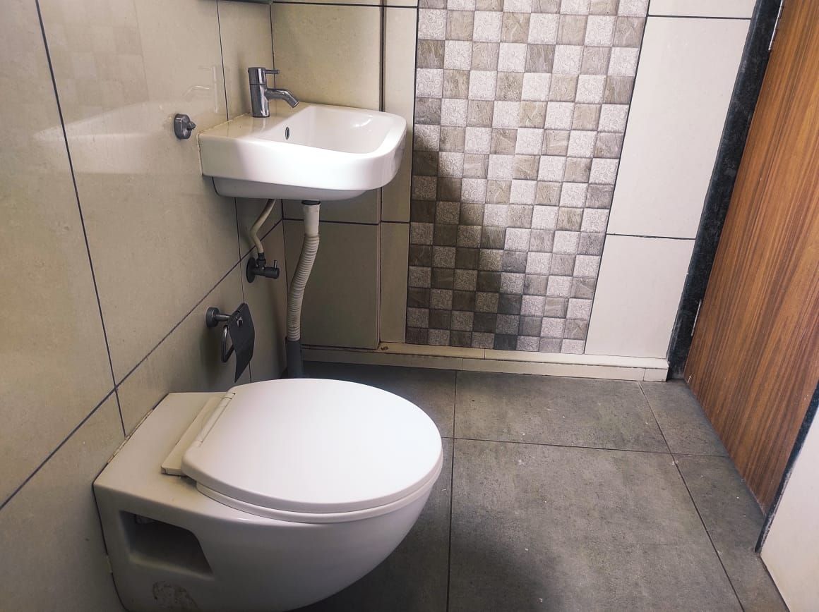 Hotel Prafulla Deluxe Room Non A/C 4