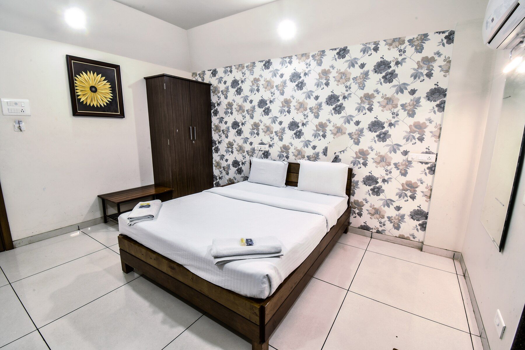 Hotel Prafulla Deluxe Room Non A/C 2