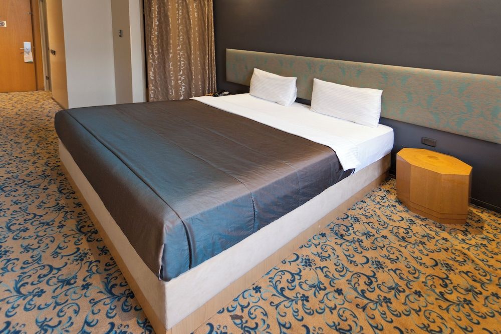 undefined Pera Tulip Hotel 5