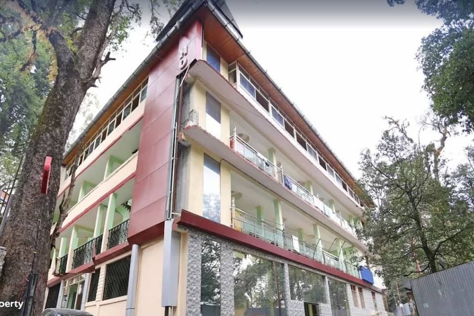 Day Pick Frount of the Hotel