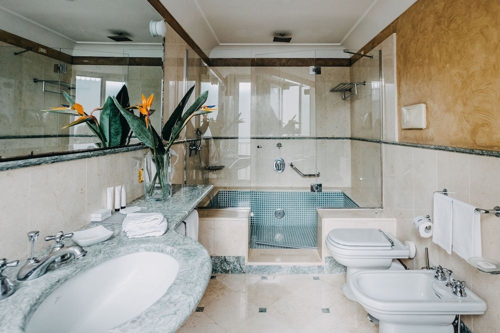 Costantinopoli 104 Classic Double or Twin Room 8