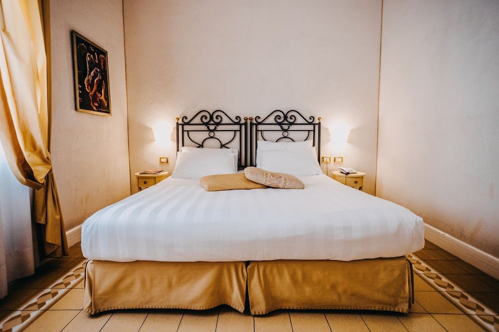 Costantinopoli 104 Classic Double or Twin Room 6