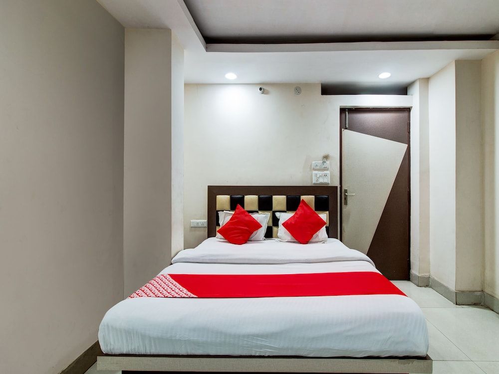 OYO 27696 Jai Ganesh Banquet Hall & Rooms Double or Twin Room 9