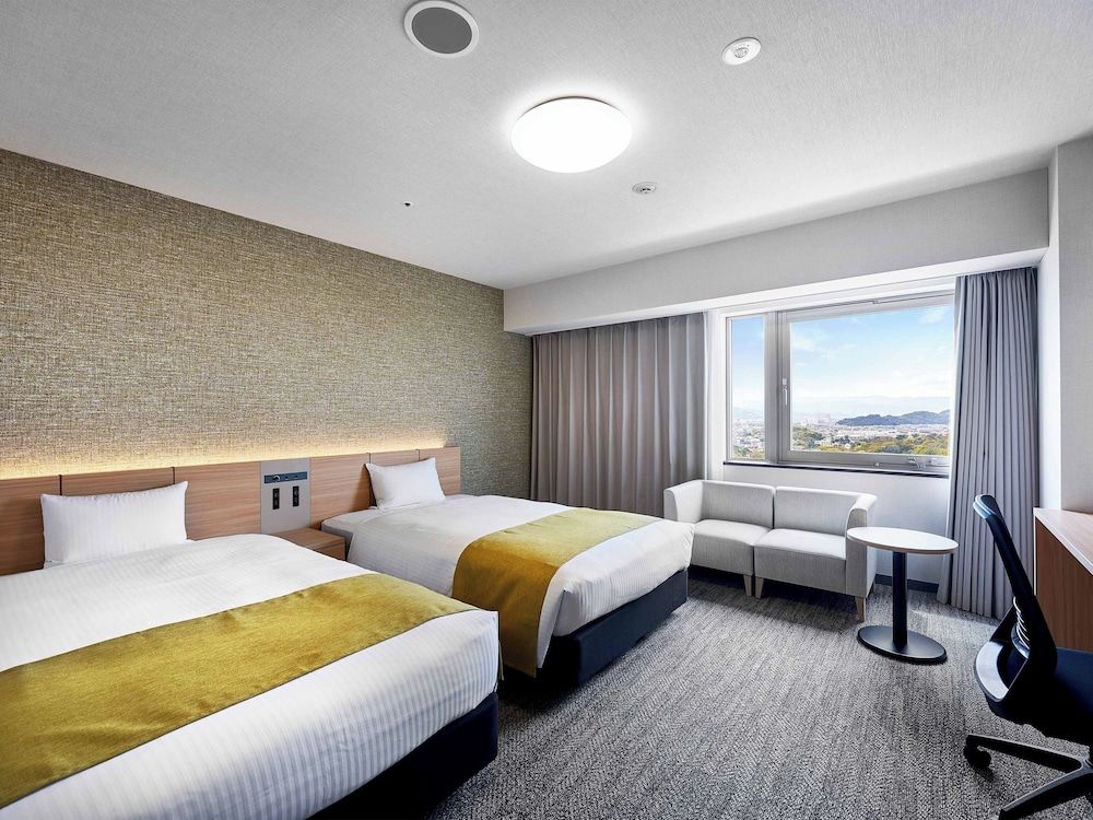 Standard Twin Room with CASTLE View and TWO single size beds. (Non-smoking) (For 2 person)