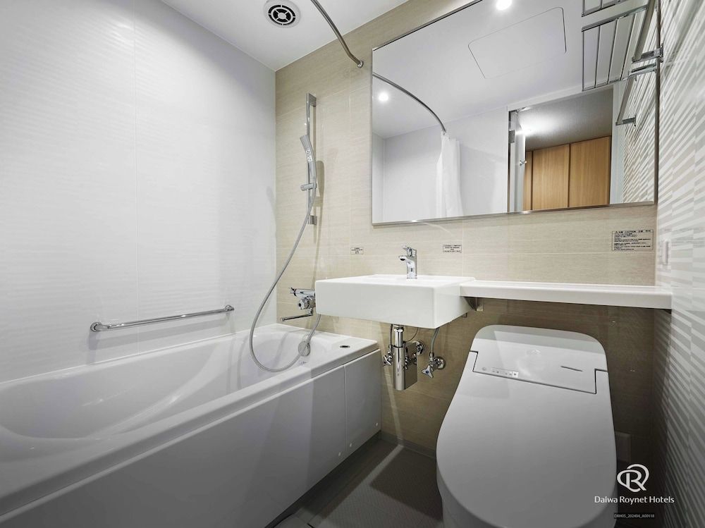 Moderate Double Room With CASTLE view and ONE queen size bed. (Non-smoking) (For 1 person)
