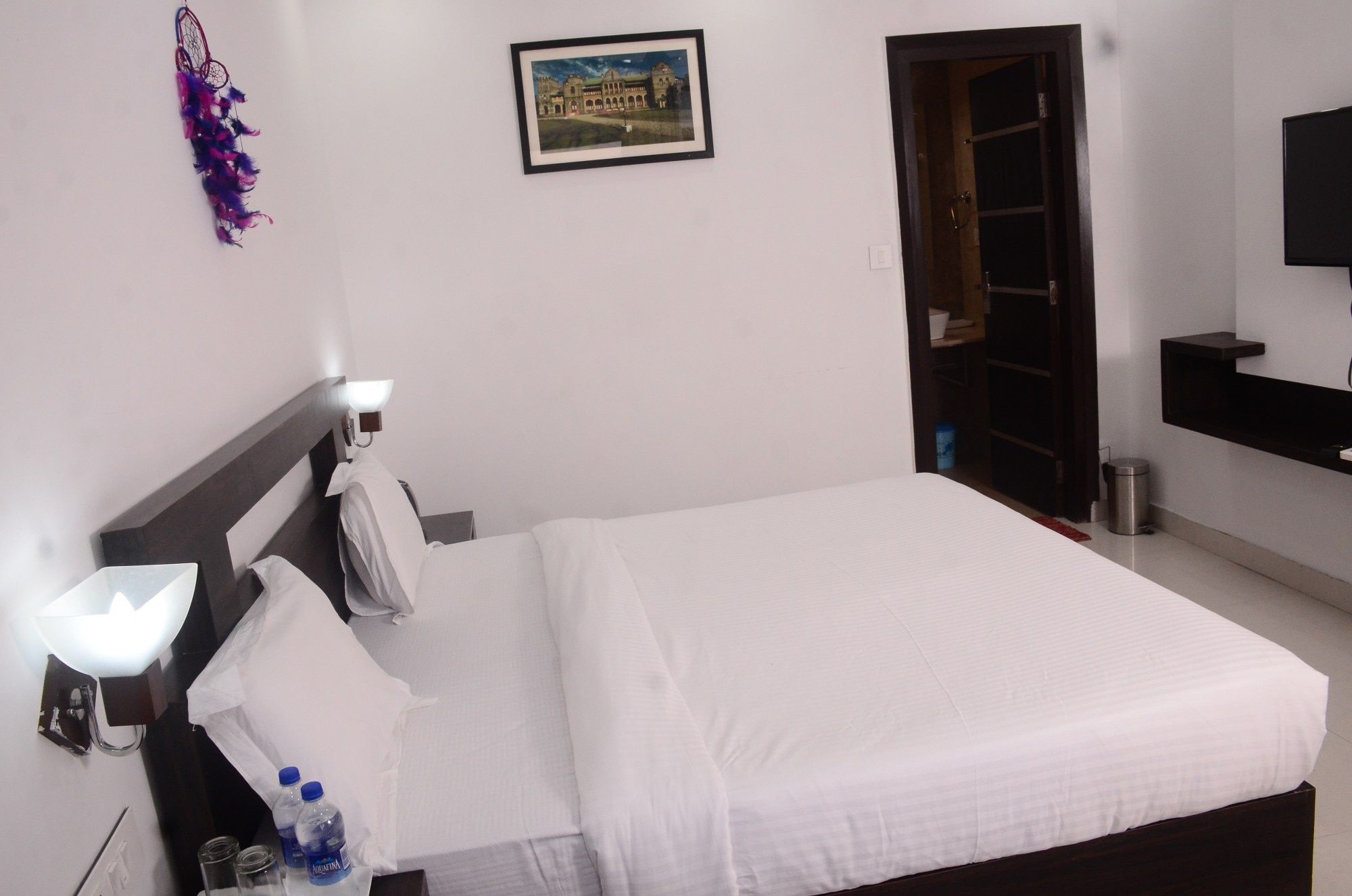 The Golden Sunrise Hotel Deluxe Non- Valley View Room 9