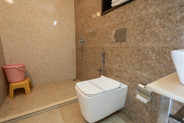 The Golden Sunrise Hotel Deluxe Non- Valley View Room 12