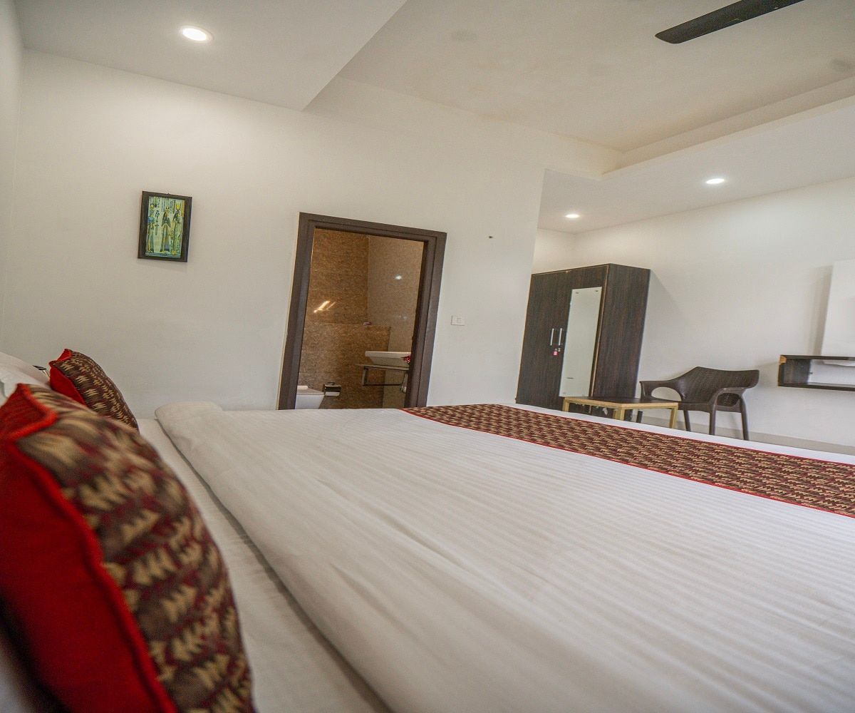 The Golden Sunrise Hotel Deluxe Non- Valley View Room