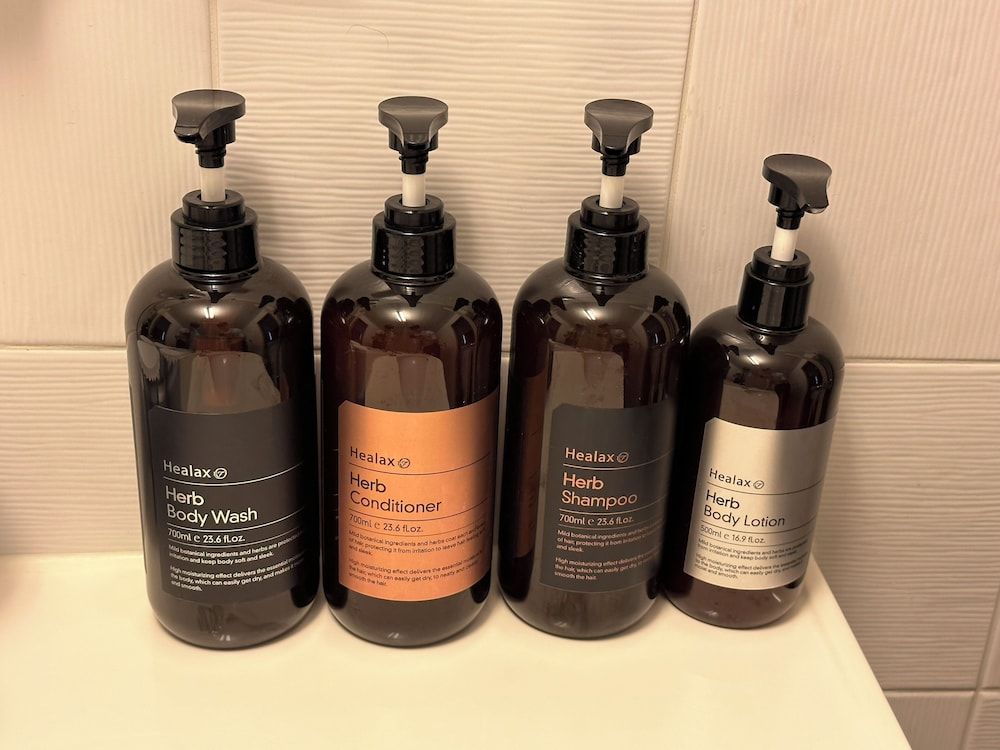 Savoy Hotel Standard Twin (No Parking, additional fee occurs if number of people booked & staying are different) 5