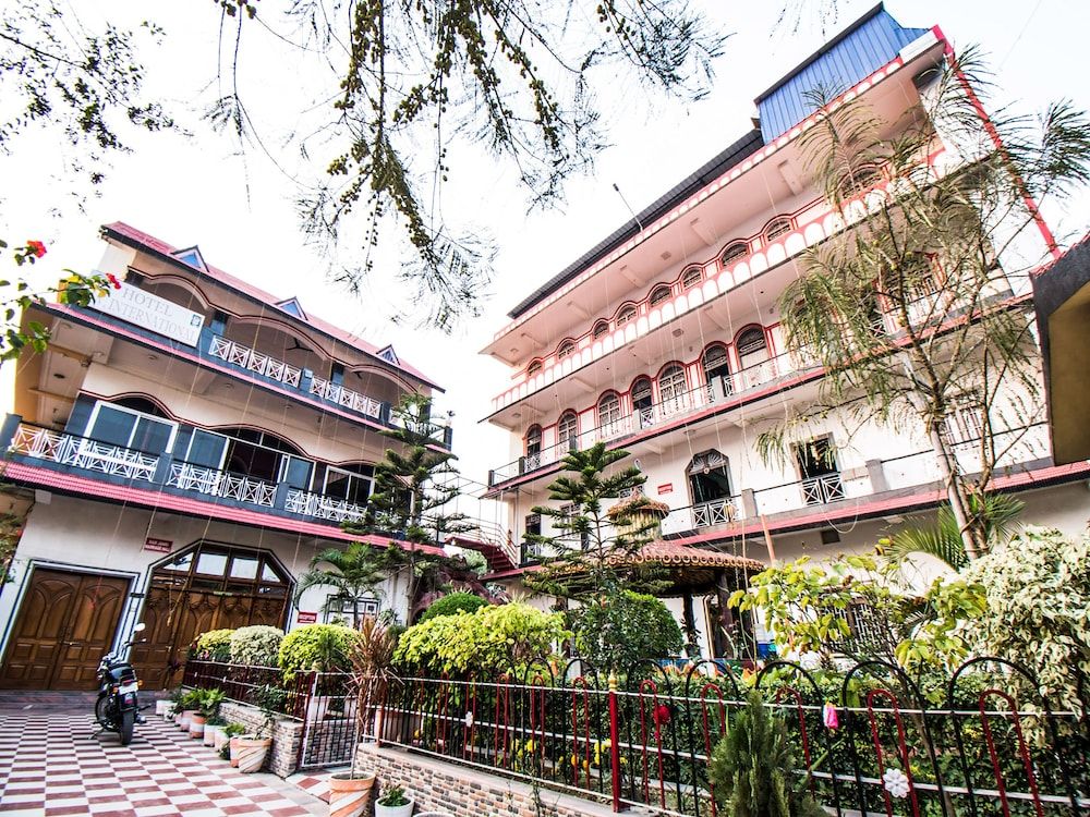 undefined OYO 28557 Hotel M V International