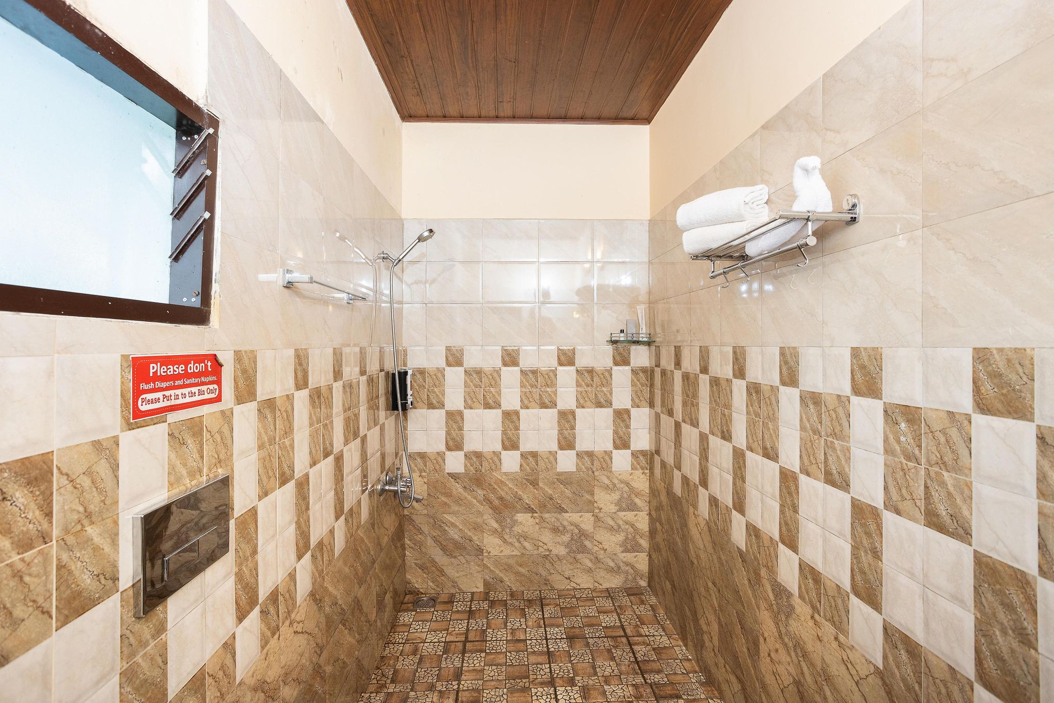 Eterno Camellia and Elettaria Executive valley view Room 21