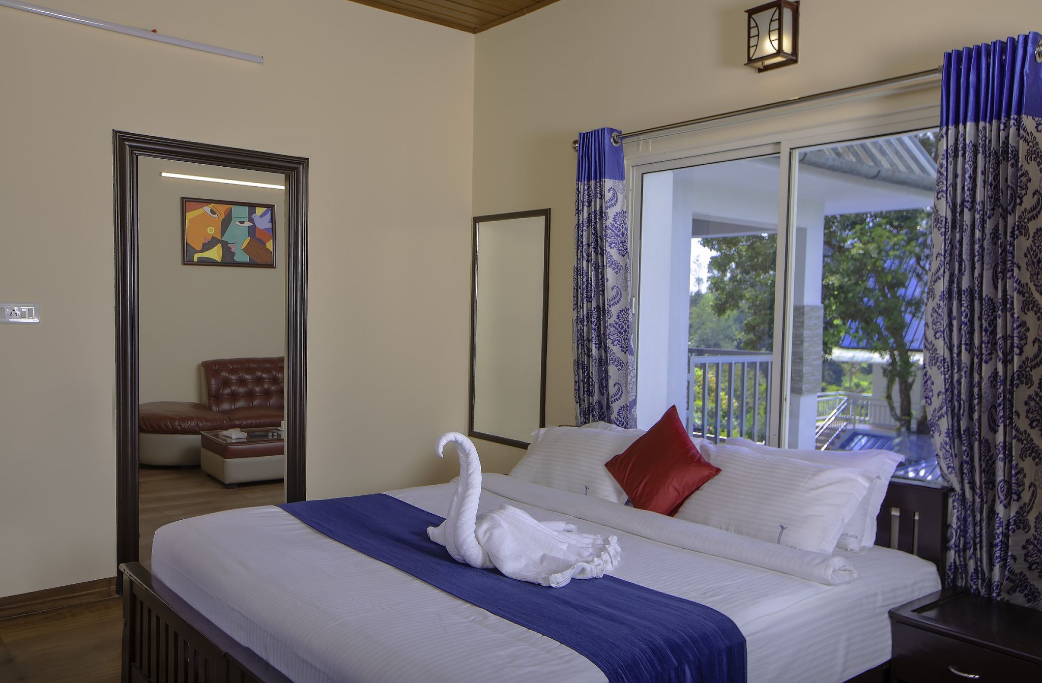 Eterno Camellia and Elettaria Executive valley view Room 6