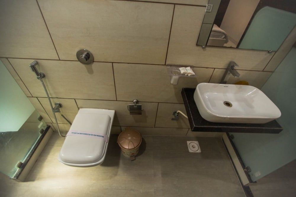 Hotel Fun City Standard Triple AC Room 3