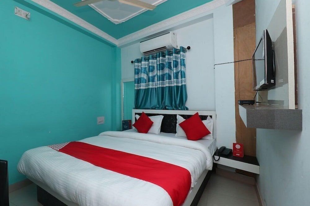 Hotel J. B Palace