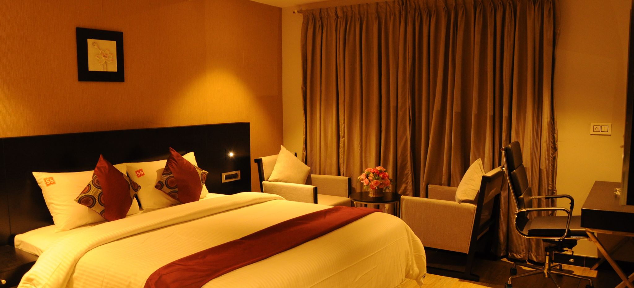 Shaans I Suites-Trichy Deluxe AC Room 3