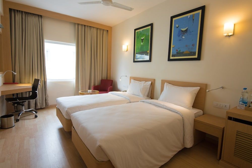 Business Room, 1 Queen Bed, Smoking