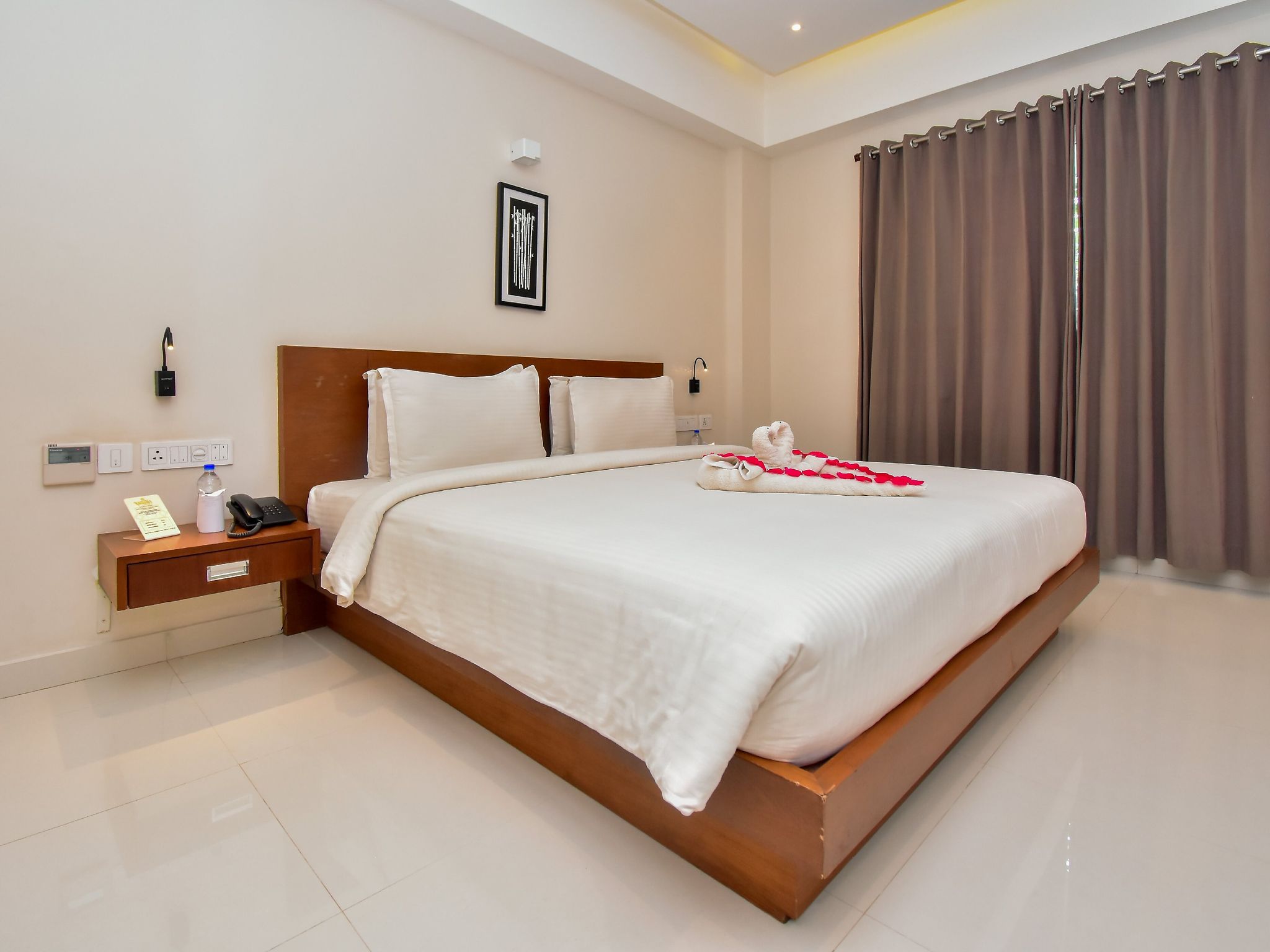 Navaratna Inn A Luxury Hotel Executive Room 9