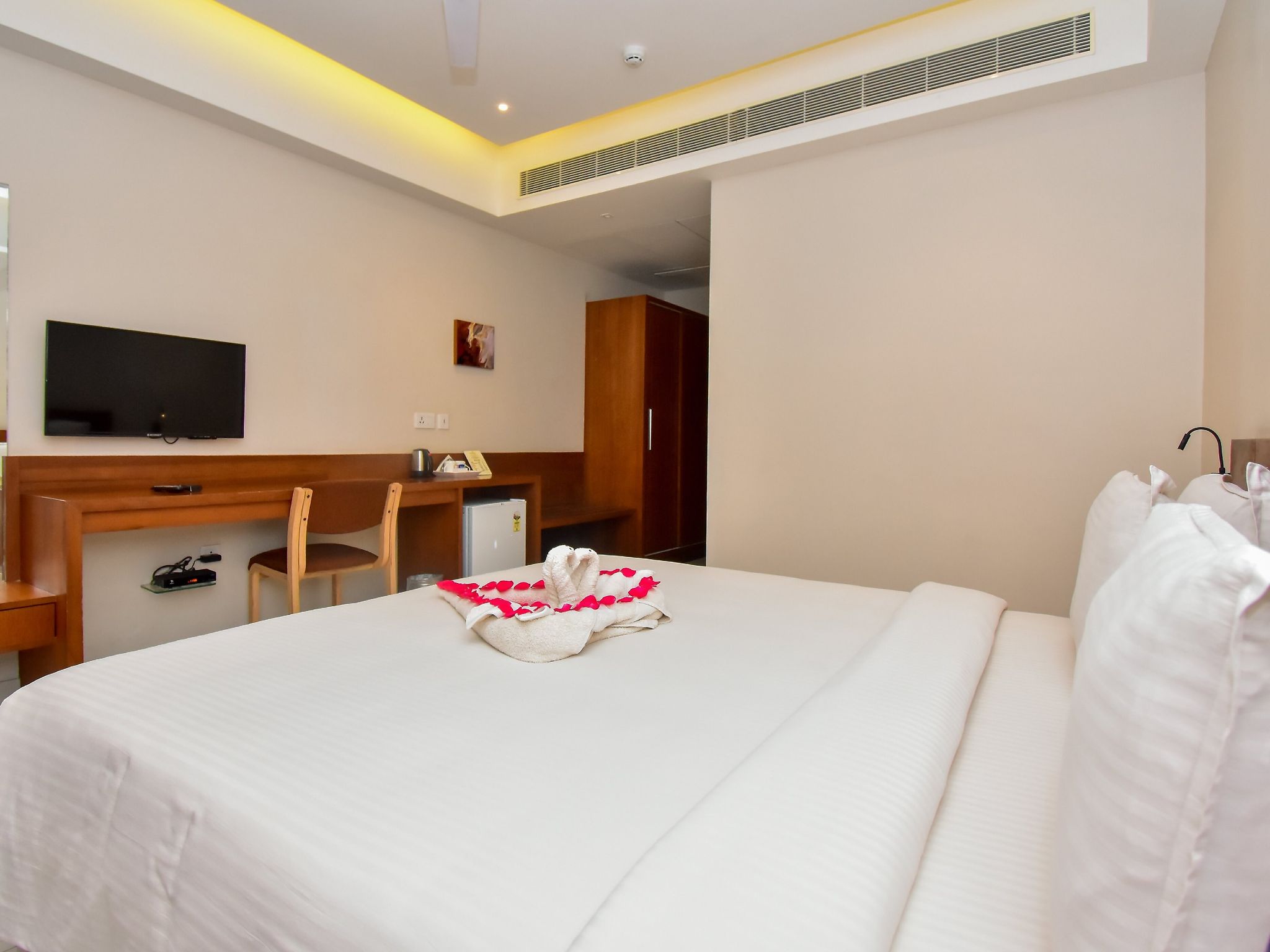 Navaratna Inn A Luxury Hotel Executive Room 18