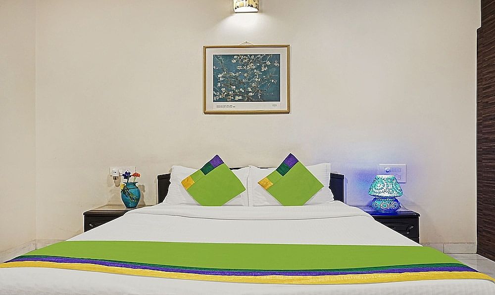 Treebo Excellent Home Deluxe Double Room 8