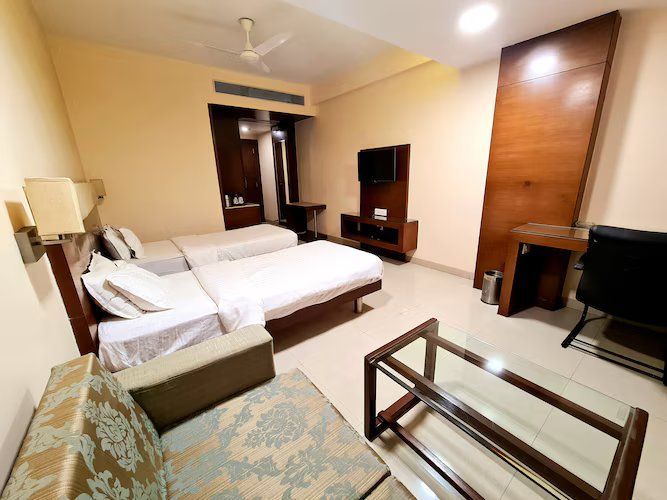 Castle Inn Executive Room 3