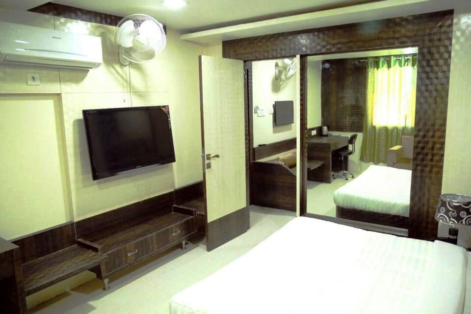 Standard Double Room - Intech Generic