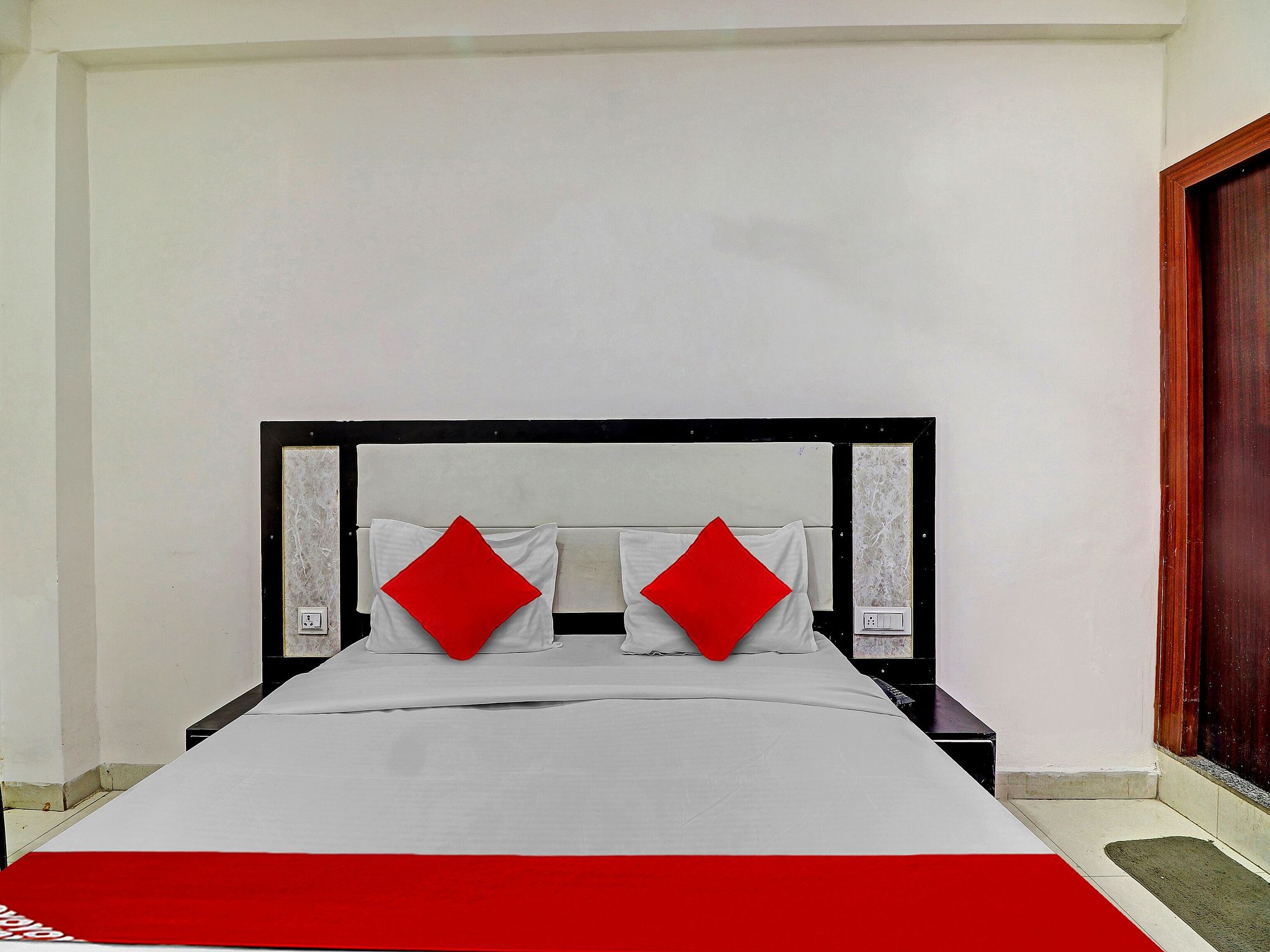 OYO Flagship 812710 Hotel Elite Classic 13