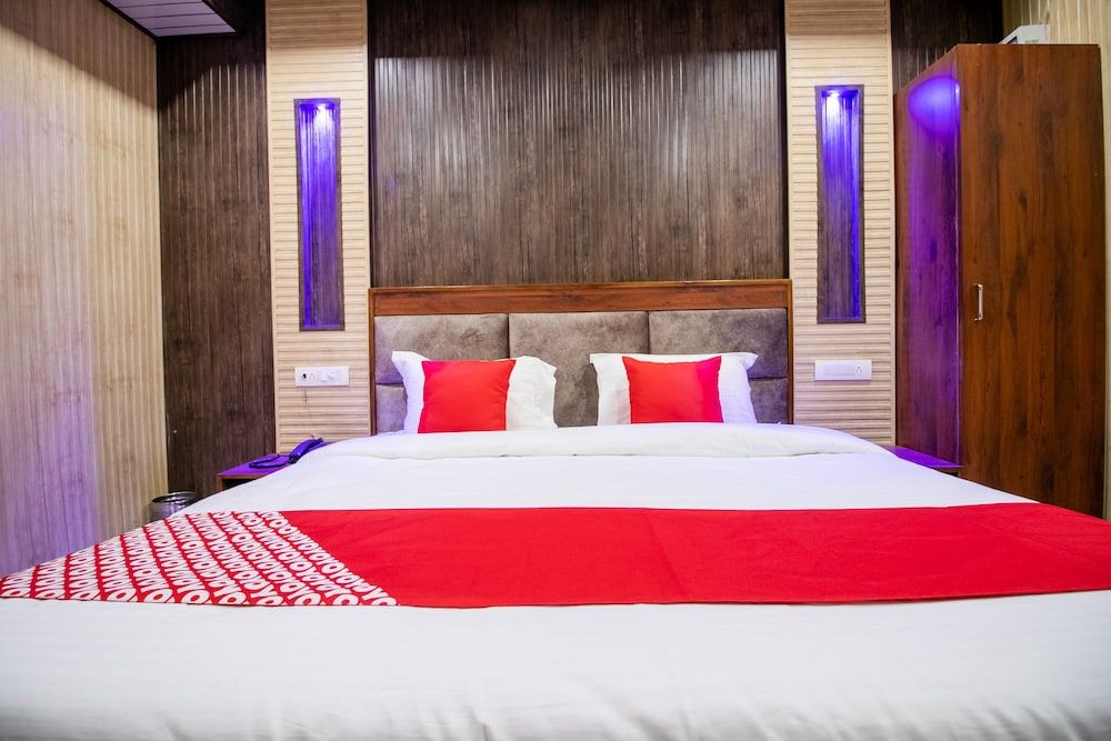 OYO 43682 Rose Double or Twin Room 14