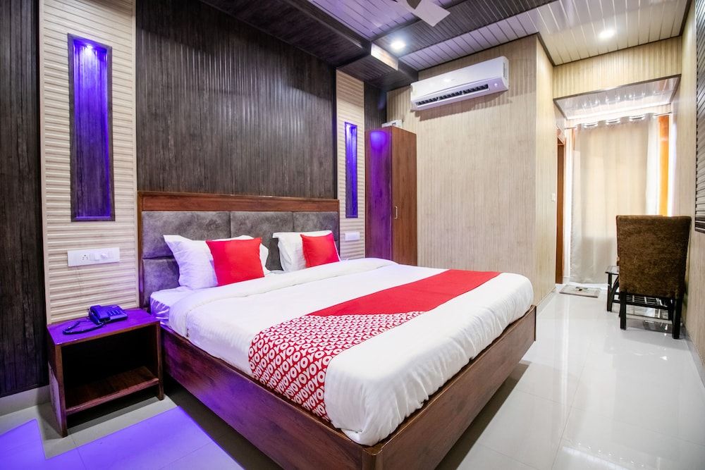 OYO 43682 Rose Double or Twin Room 15