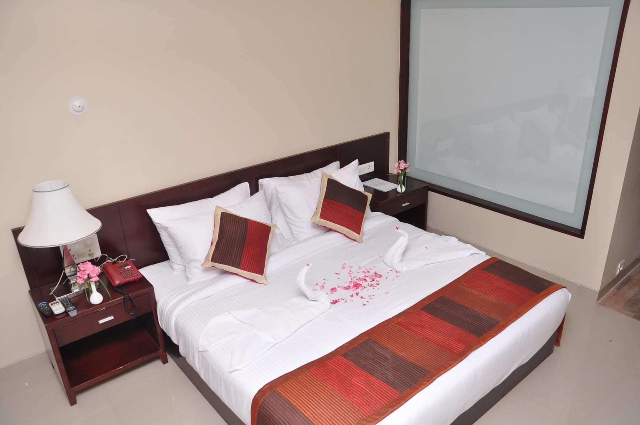Hotel Kaushal International Executive Room - 1 King Bed 2