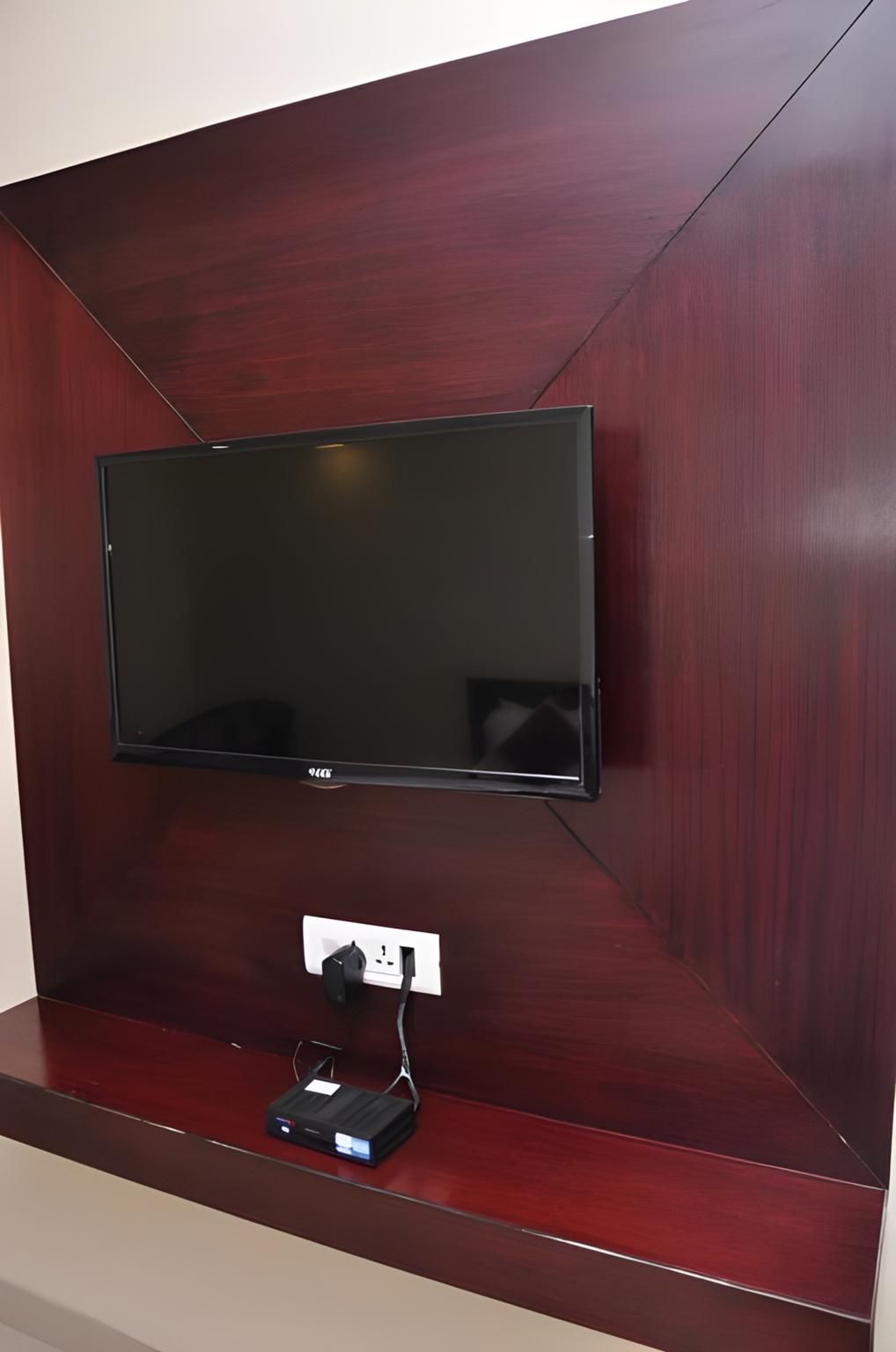 Hotel Kaushal International Executive Room - 1 King Bed 4