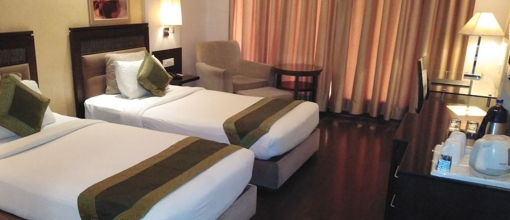 Hotel Western Court Executive Room, 1 Queen Bed