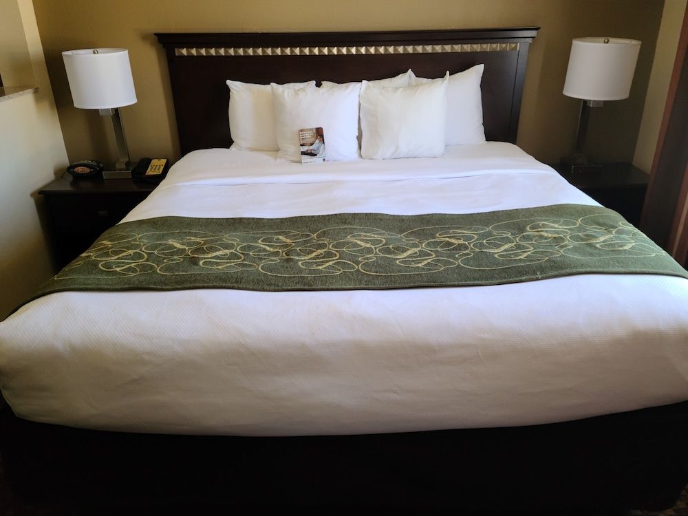 Suite, 1 King Bed with Sofa bed, Accessible, Non Smoking