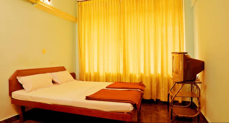 undefined Saras Park Inn 5