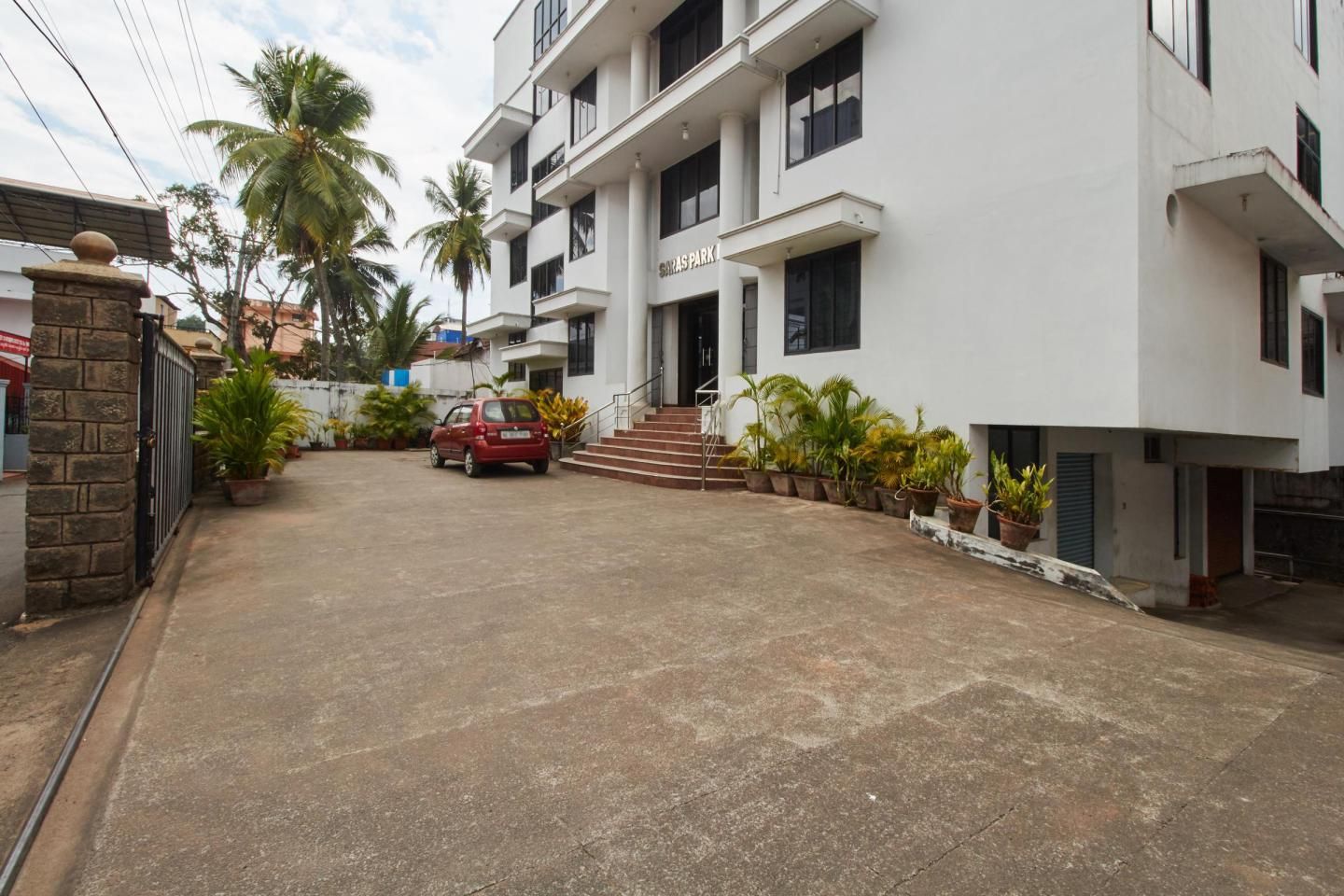 undefined Saras Park Inn 10