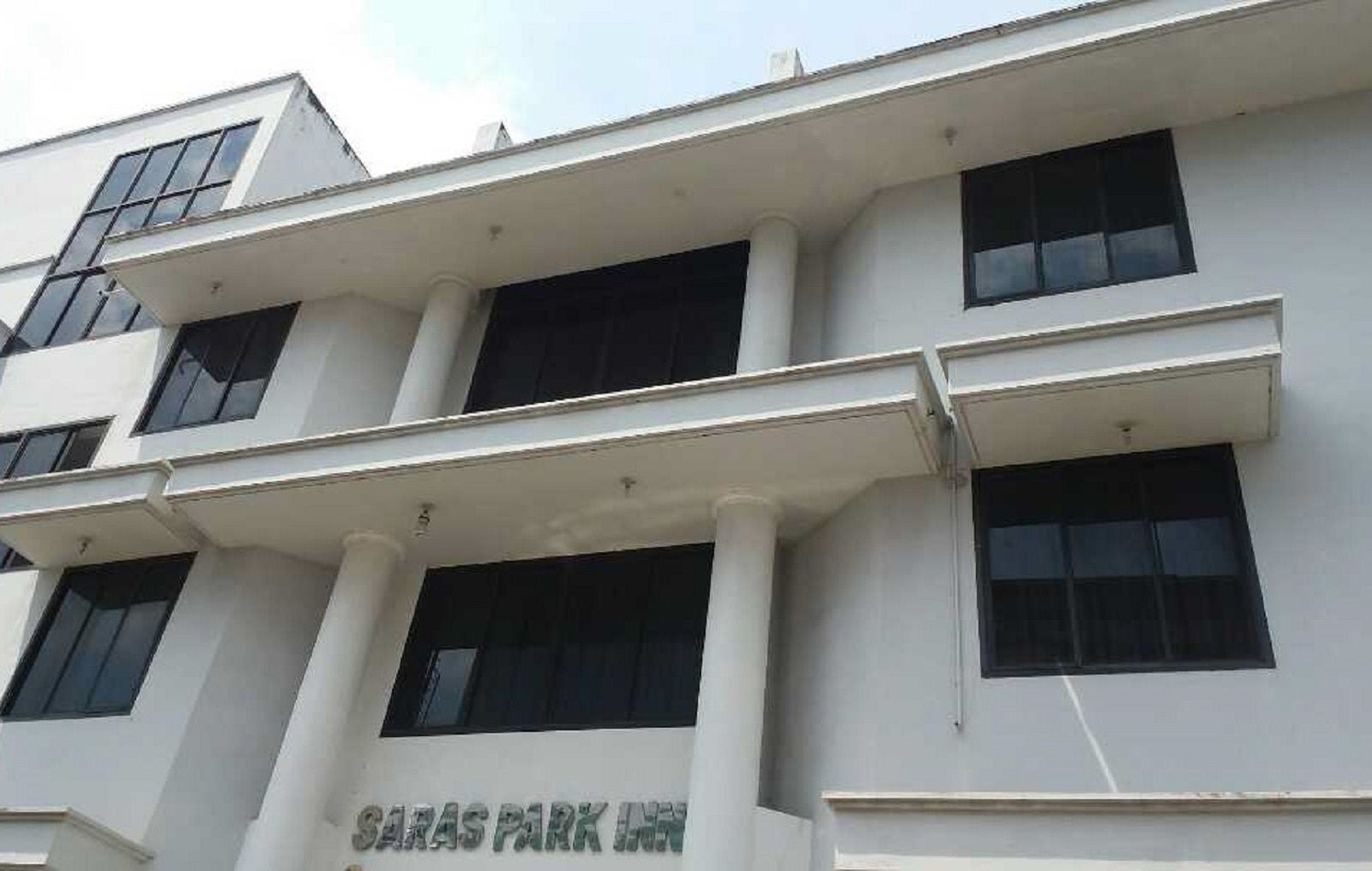 undefined Saras Park Inn 8