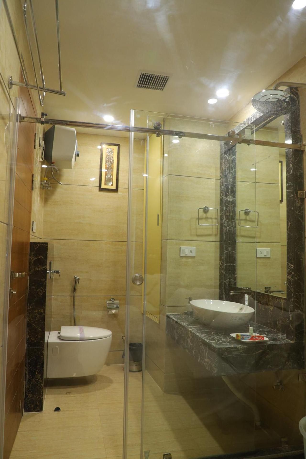 Hotel Royal Hillton Deluxe Room 7