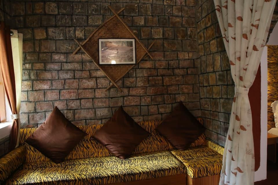 MOGLI JUNGLE RESORT BANDHAVGARH AC Room 8