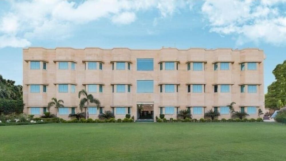 undefined Golden Huts Resorts 3