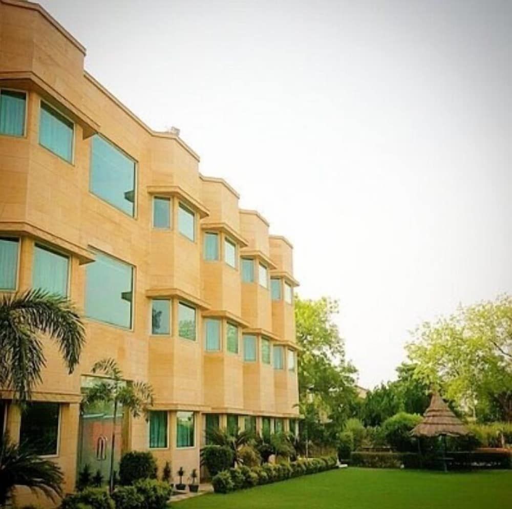 undefined Golden Huts Resorts 5