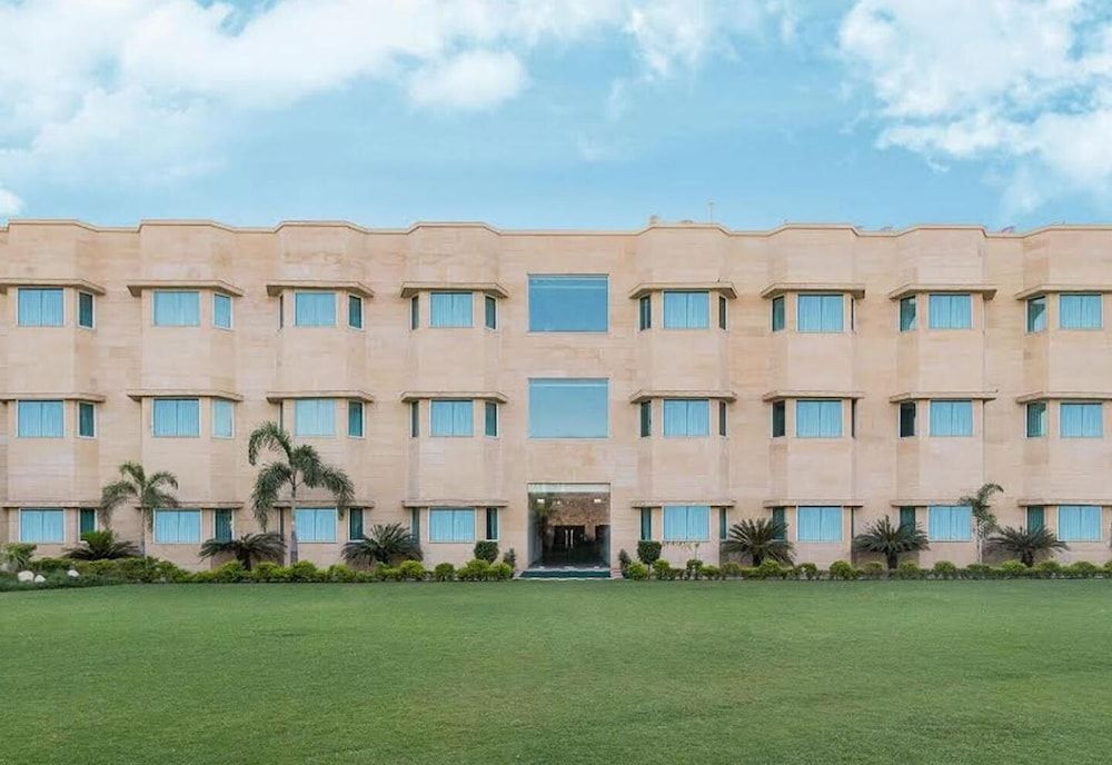 undefined Golden Huts Resorts 8