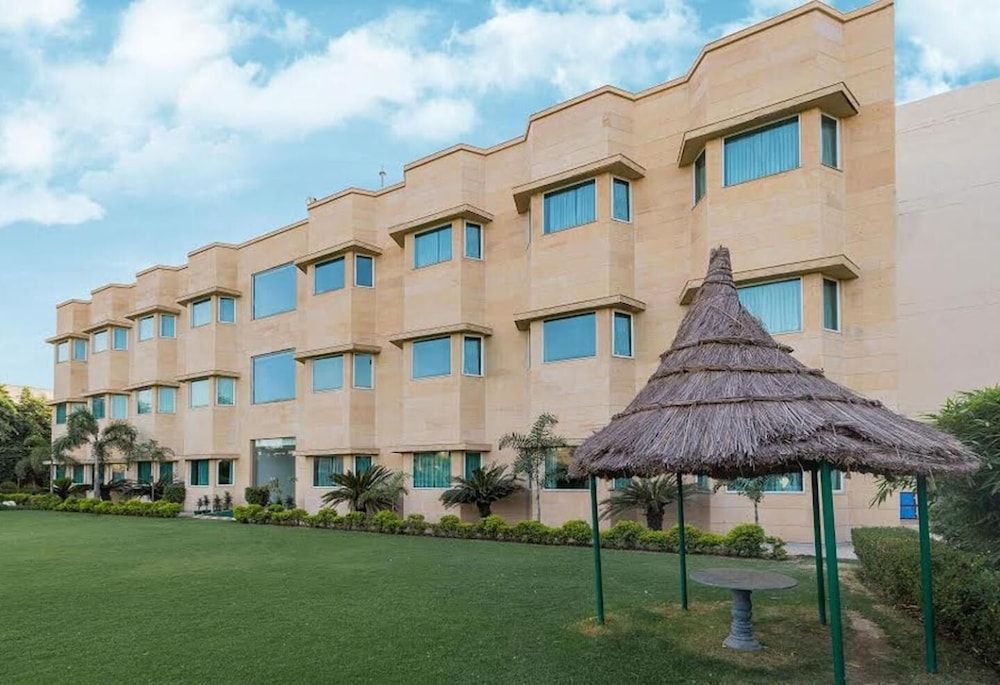 undefined Golden Huts Resorts 10