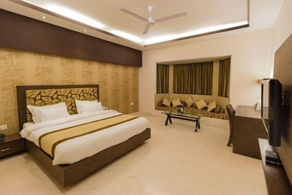 Golden Huts Resorts Premium Double Room, 1 King Bed