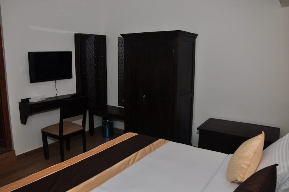 Standard Double Room, 1 King Bed, Valley View