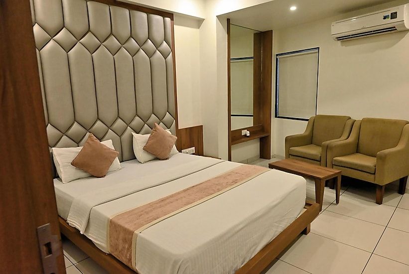 President The Hotel Surendranagar Semi Executive Deluxe Room 4