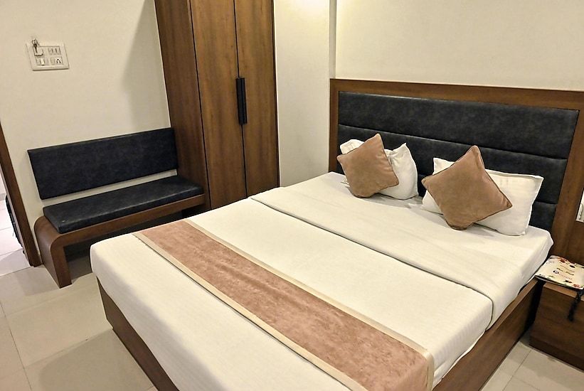 President The Hotel Surendranagar Super Deluxe AC Room 4