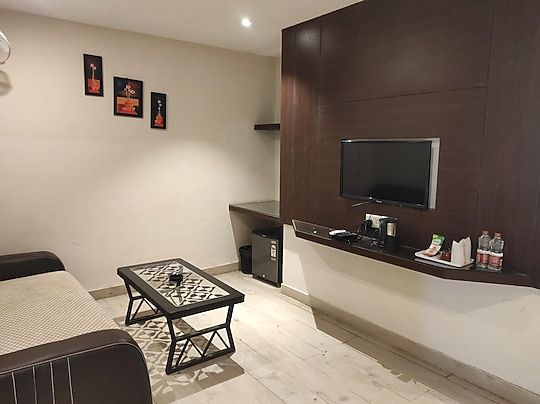 Hotel Lavanya Palace Executive AC Suite Room 7