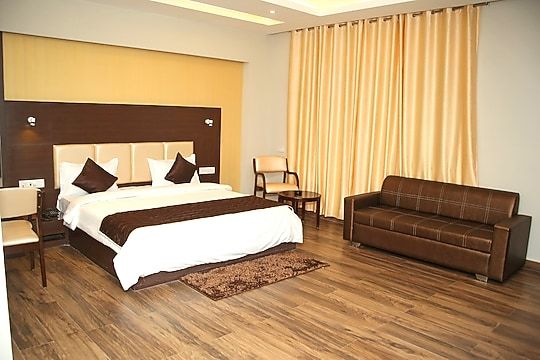 Hotel Lavanya Palace Executive AC Suite Room